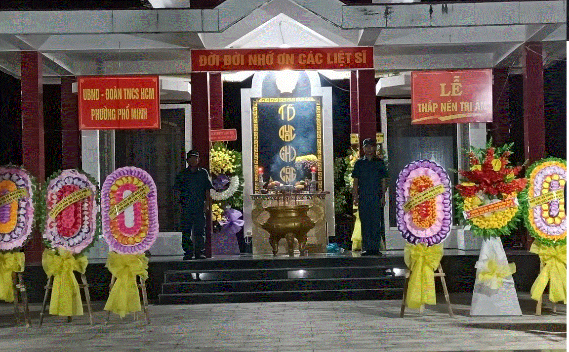 UBND phường Phổ Minh tổ chức lễ dâng hương, đặt vòng hoa và thắp nến tri ân nghĩa trang Liệt sĩ nhân dịp kỷ niệm 76 năm Ngày Thương binh Liệt sĩ (27/7/1947-27/7/2023)